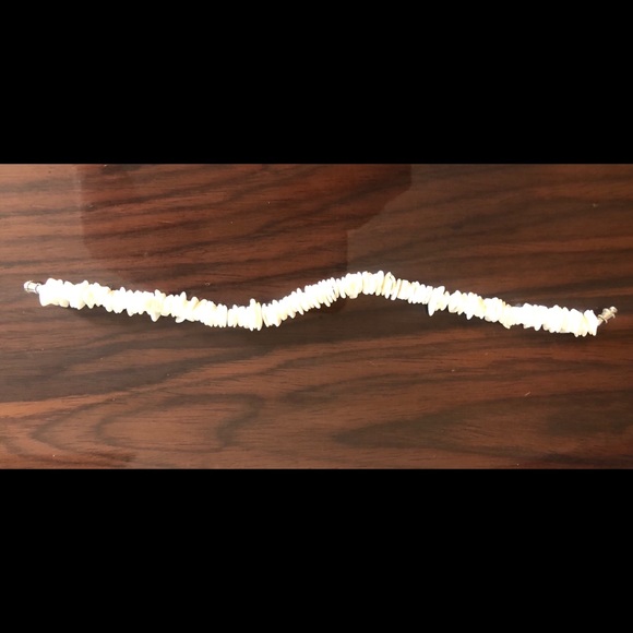 White Puka Shell Bracelet, Twist Clasp - Picture 2 of 2